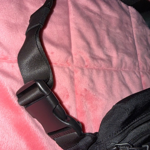 Black Sling Bag - Fanny Pack - Picture 7 of 11